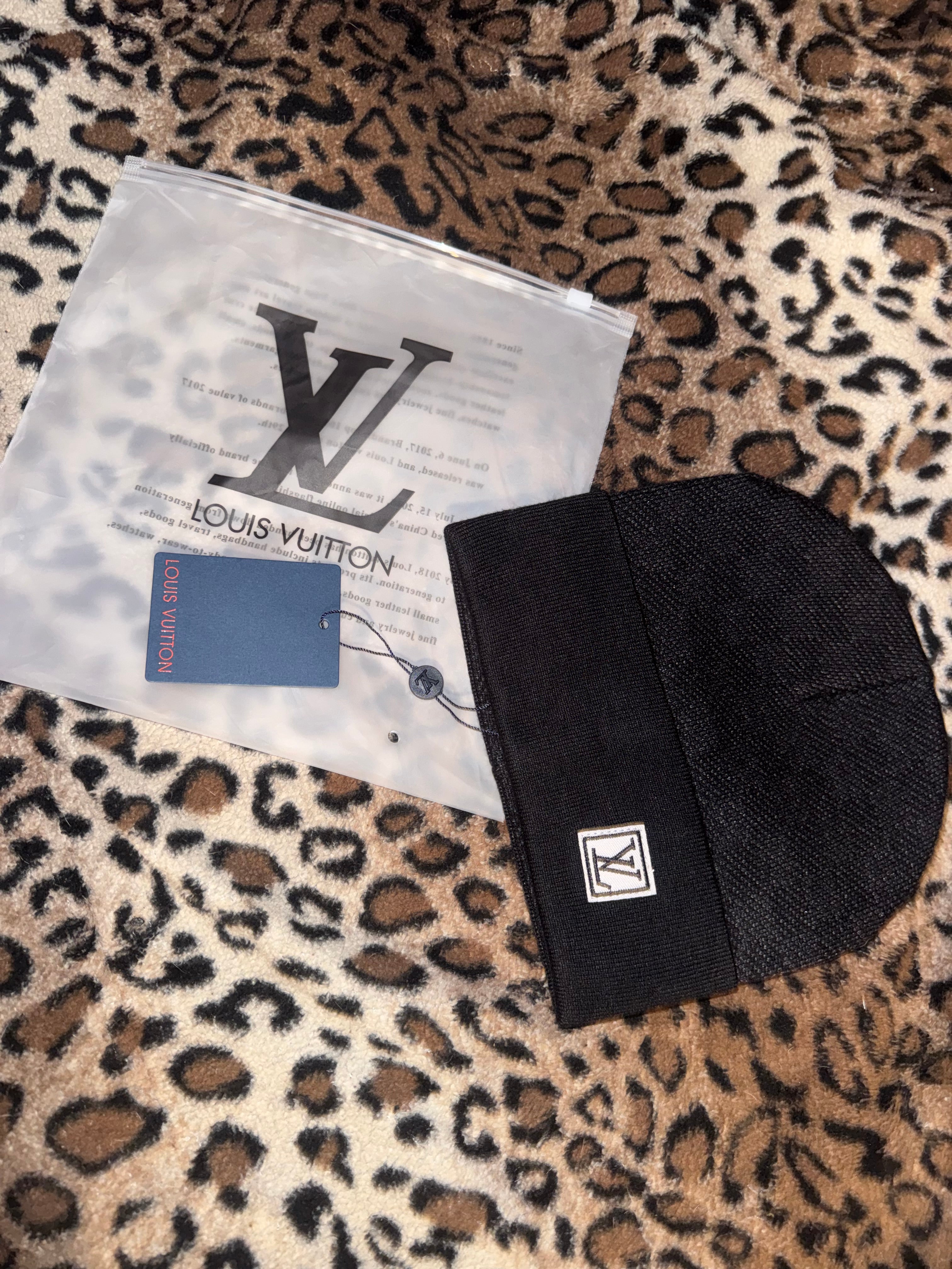 LV Beanie Black